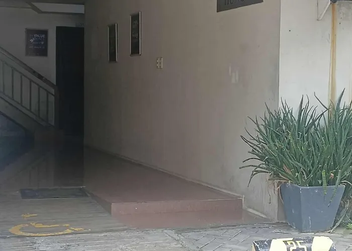 Deviente's Guest house Manila